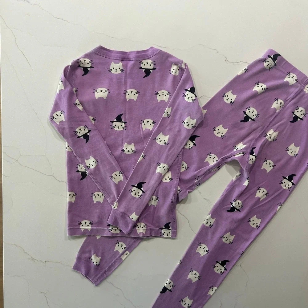 Hanna Andersson Girls Purple Halloween Pajamas with Black & White Cats Size 8